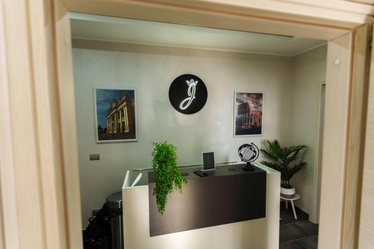 Julia Luxury Suite Рим Екстериор снимка